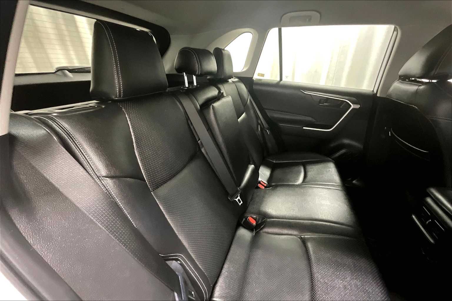 2024 Toyota RAV4 Hybrid LE - Photo 16