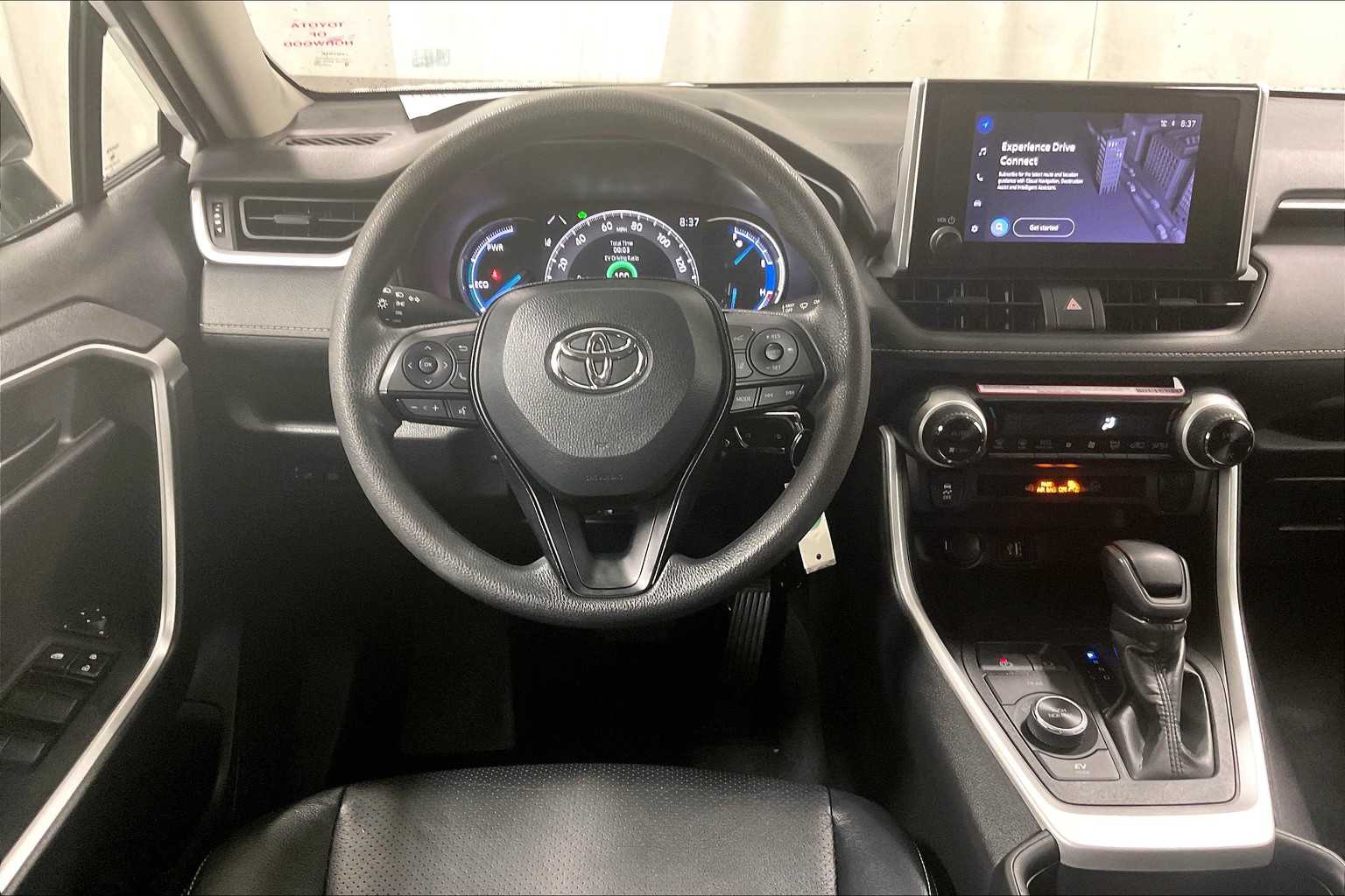 2024 Toyota RAV4 Hybrid LE - Photo 17
