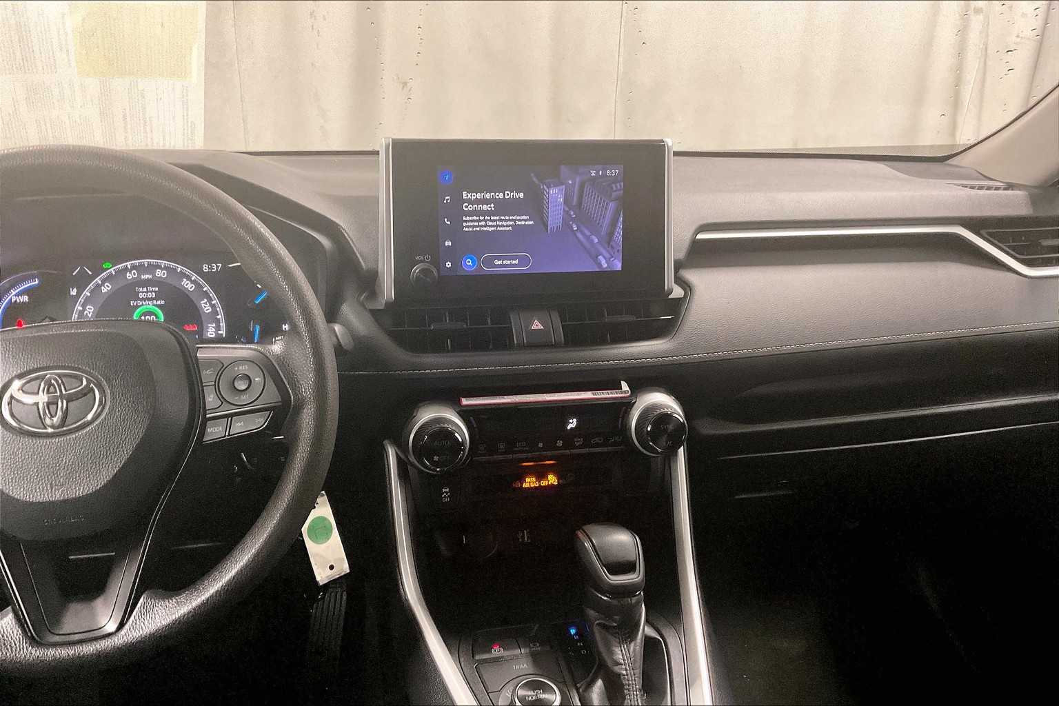 2024 Toyota RAV4 Hybrid LE - Photo 18
