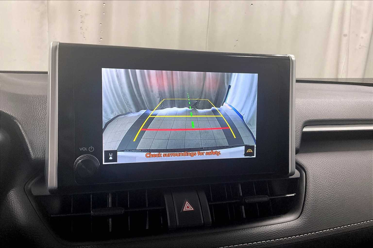 2024 Toyota RAV4 Hybrid LE - Photo 19