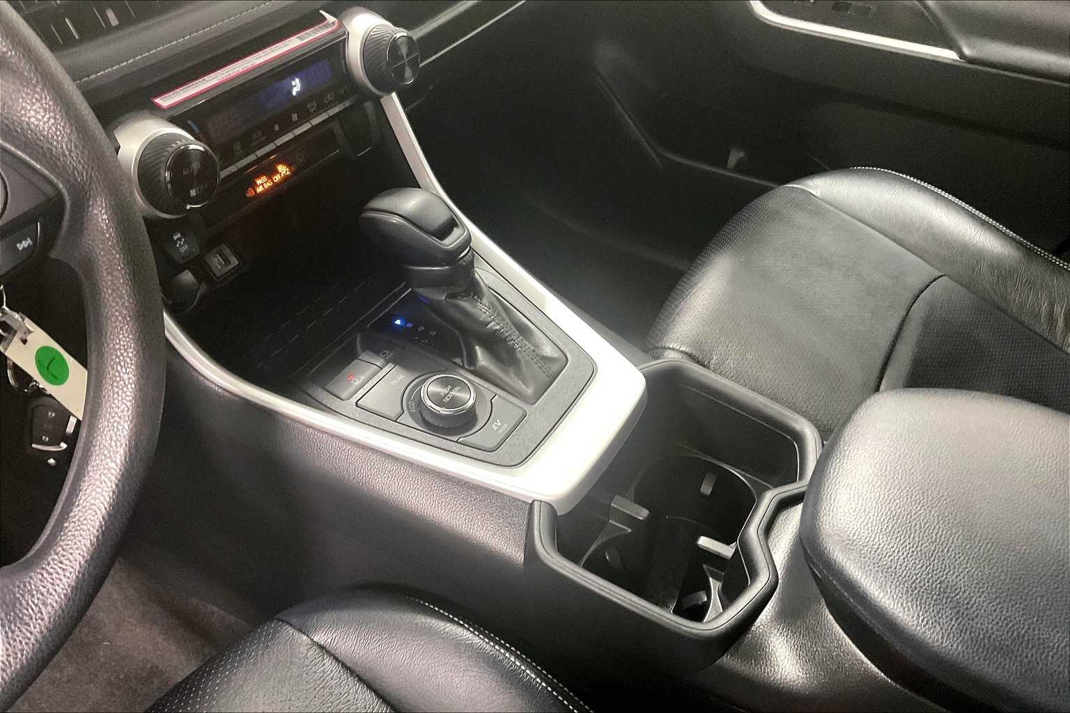 2024 Toyota RAV4 Hybrid LE - Photo 20