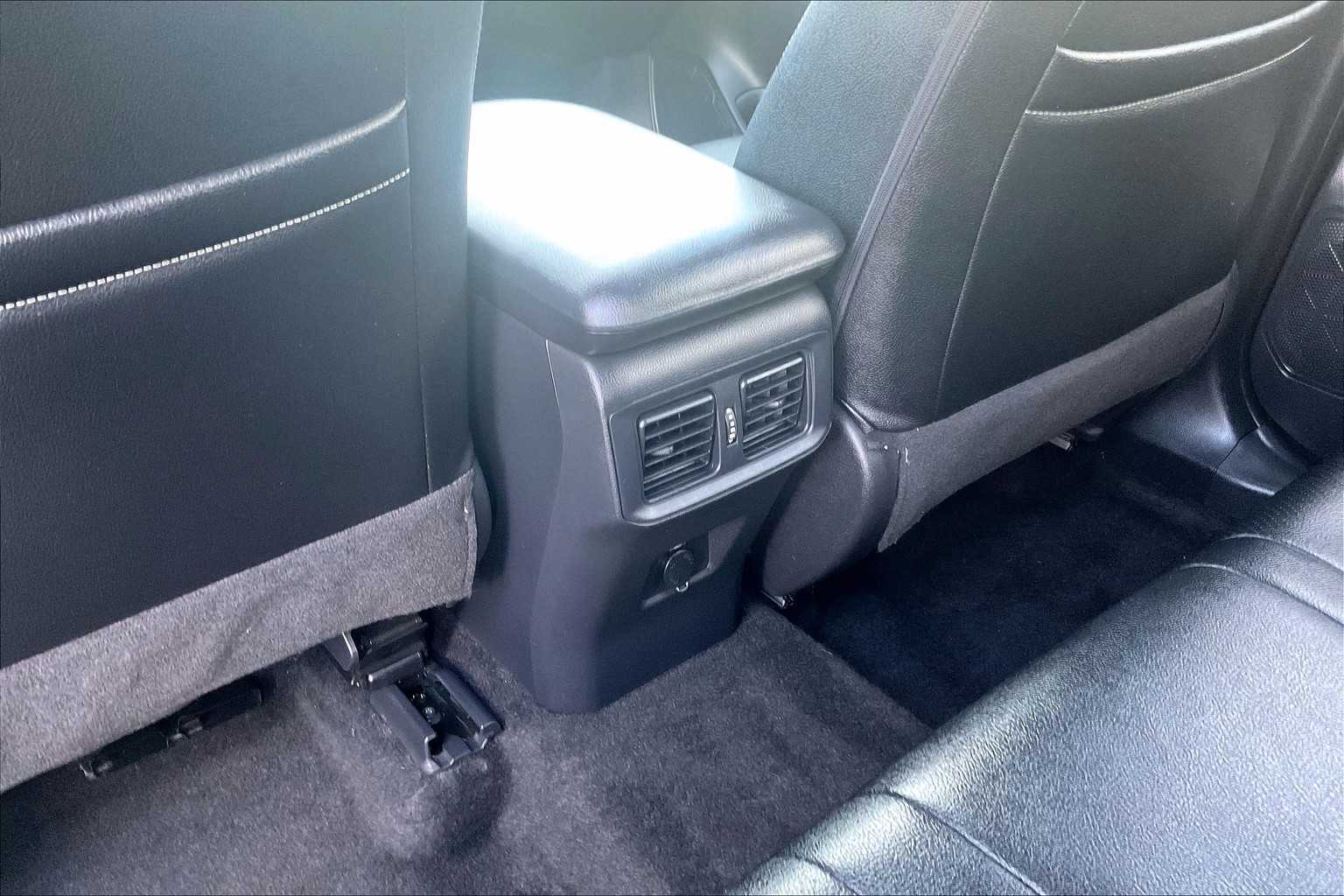 2024 Toyota RAV4 Hybrid LE - Photo 27