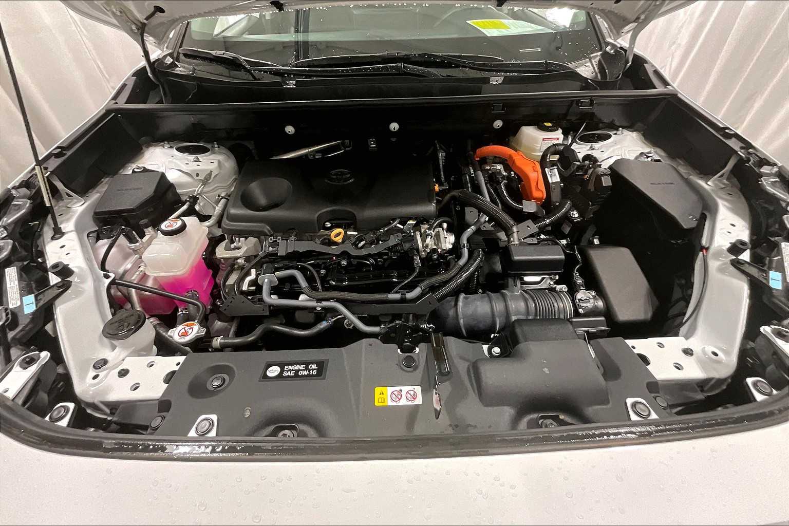2024 Toyota RAV4 Hybrid LE - Photo 29