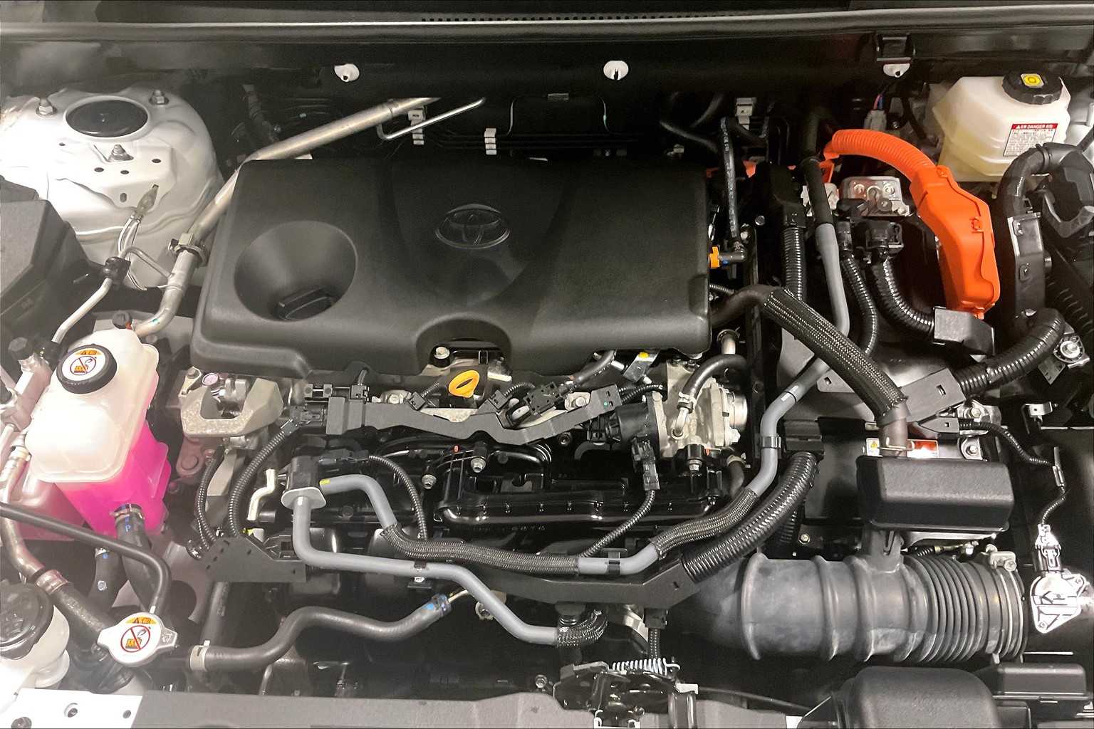 2024 Toyota RAV4 Hybrid LE - Photo 34