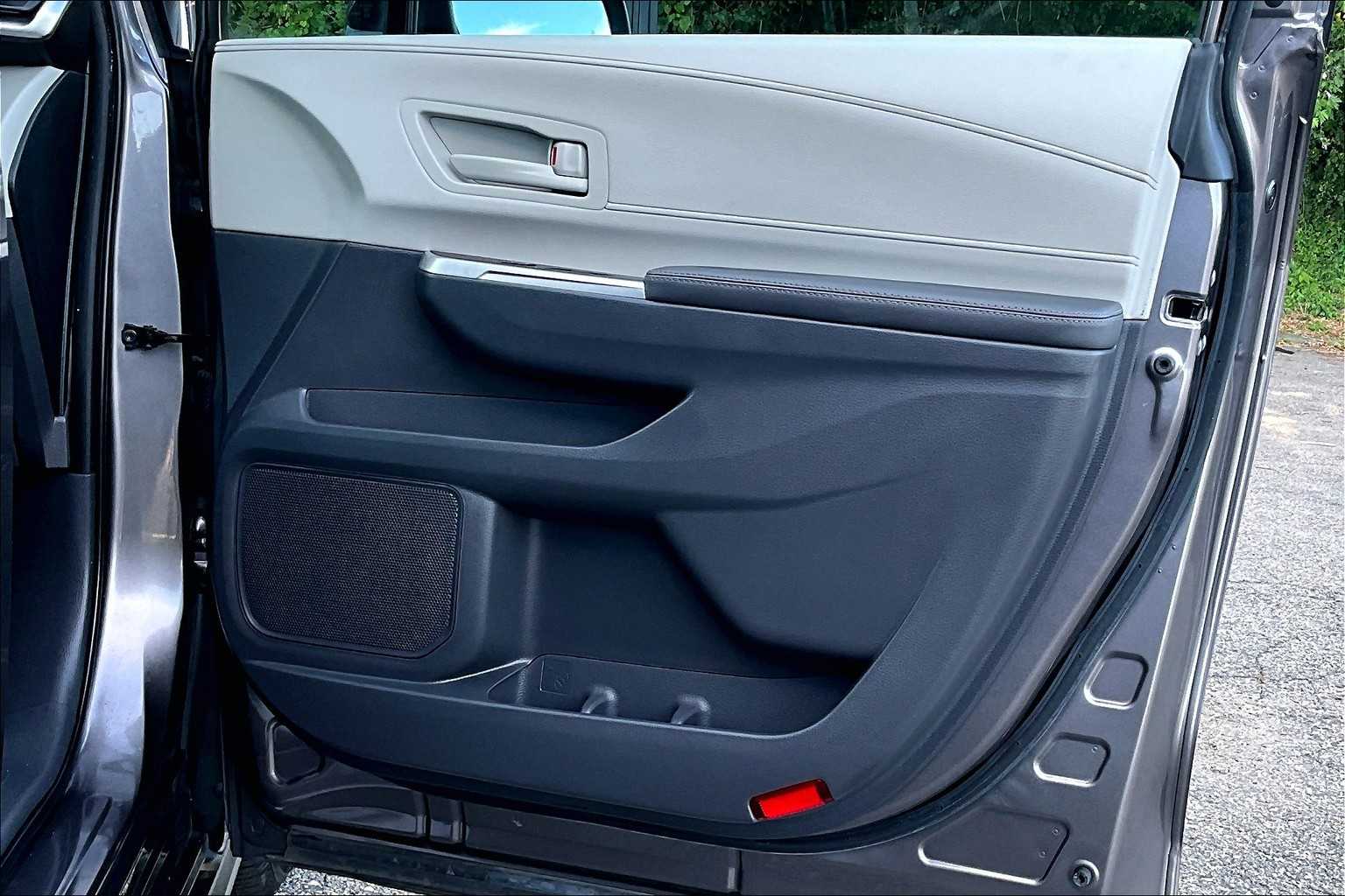 2022 Toyota Sienna LE - Photo 12
