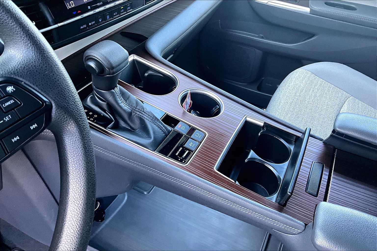 2022 Toyota Sienna LE - Photo 20