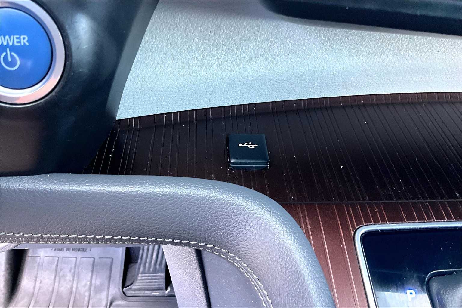2022 Toyota Sienna LE - Photo 26