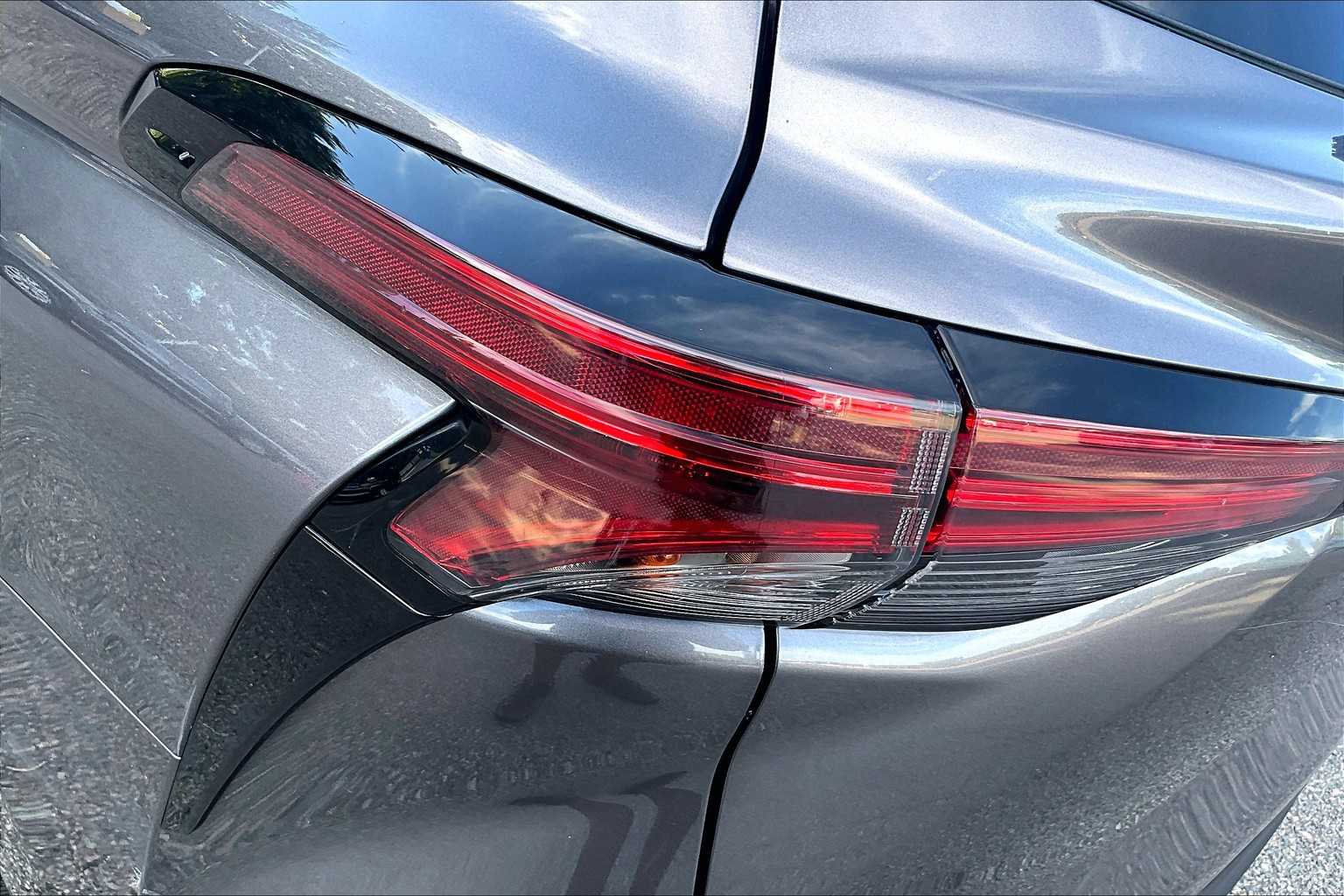 2022 Toyota Sienna LE - Photo 32