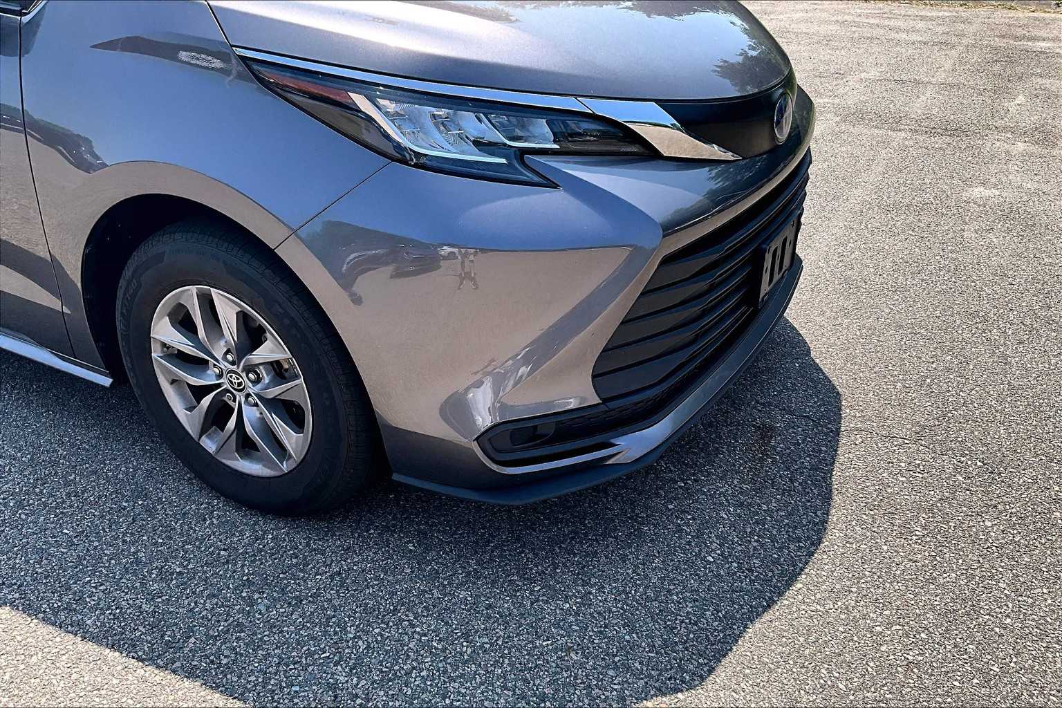 2022 Toyota Sienna LE - Photo 5