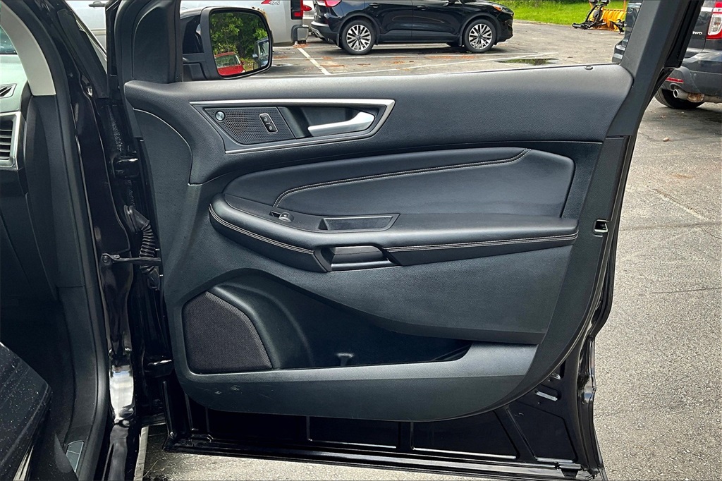 2022 Ford Edge Titanium - Photo 12