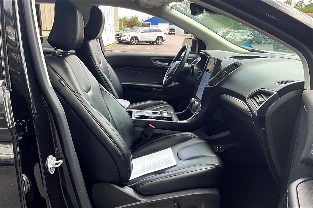 2022 Ford Edge Titanium - Photo 14