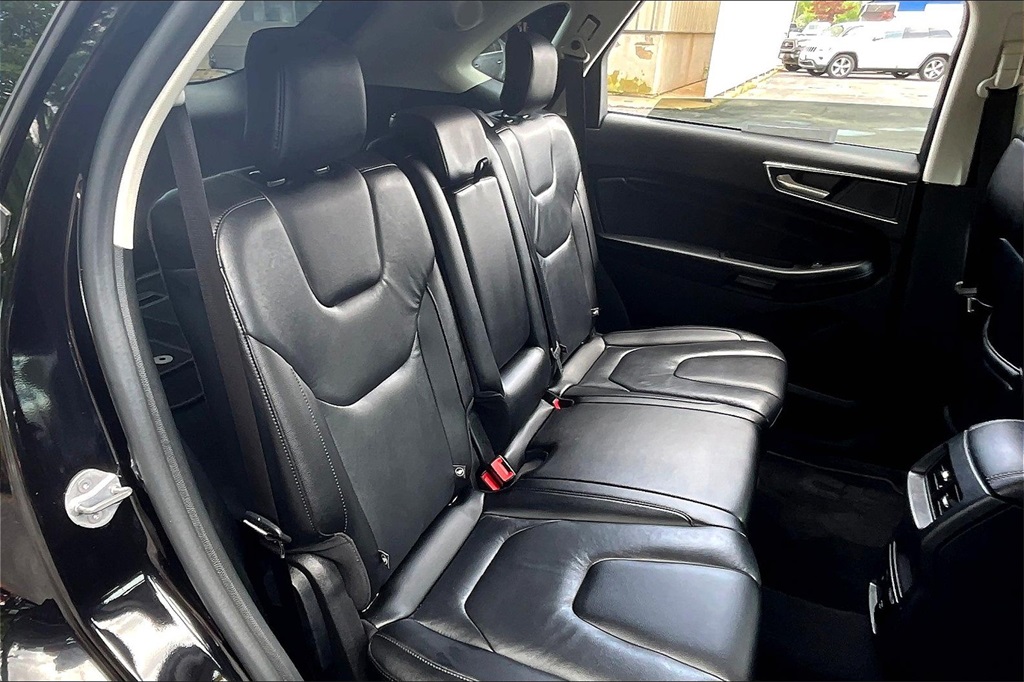 2022 Ford Edge Titanium - Photo 16