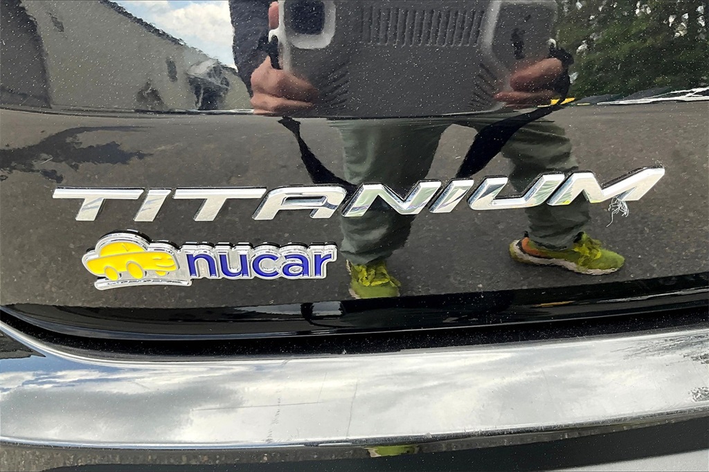 2022 Ford Edge Titanium - Photo 28