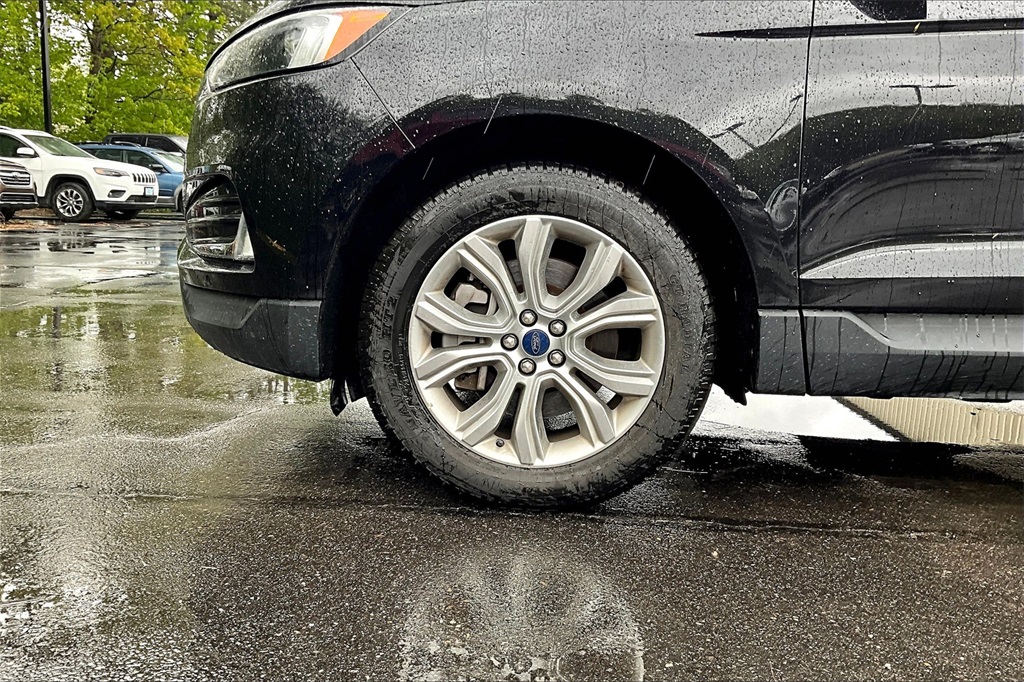 2022 Ford Edge Titanium - Photo 4