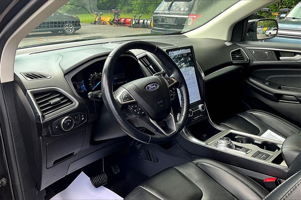 2022 Ford Edge Titanium - Photo 8