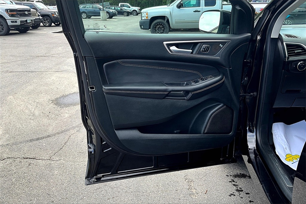 2022 Ford Edge Titanium - Photo 9