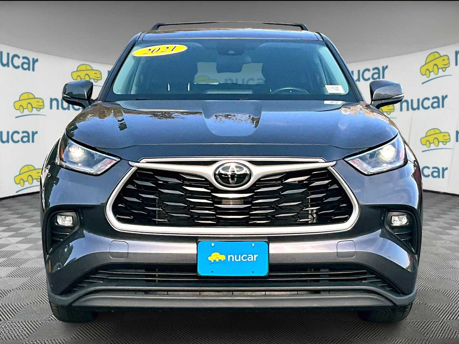 2021 Toyota Highlander LE - Photo 2