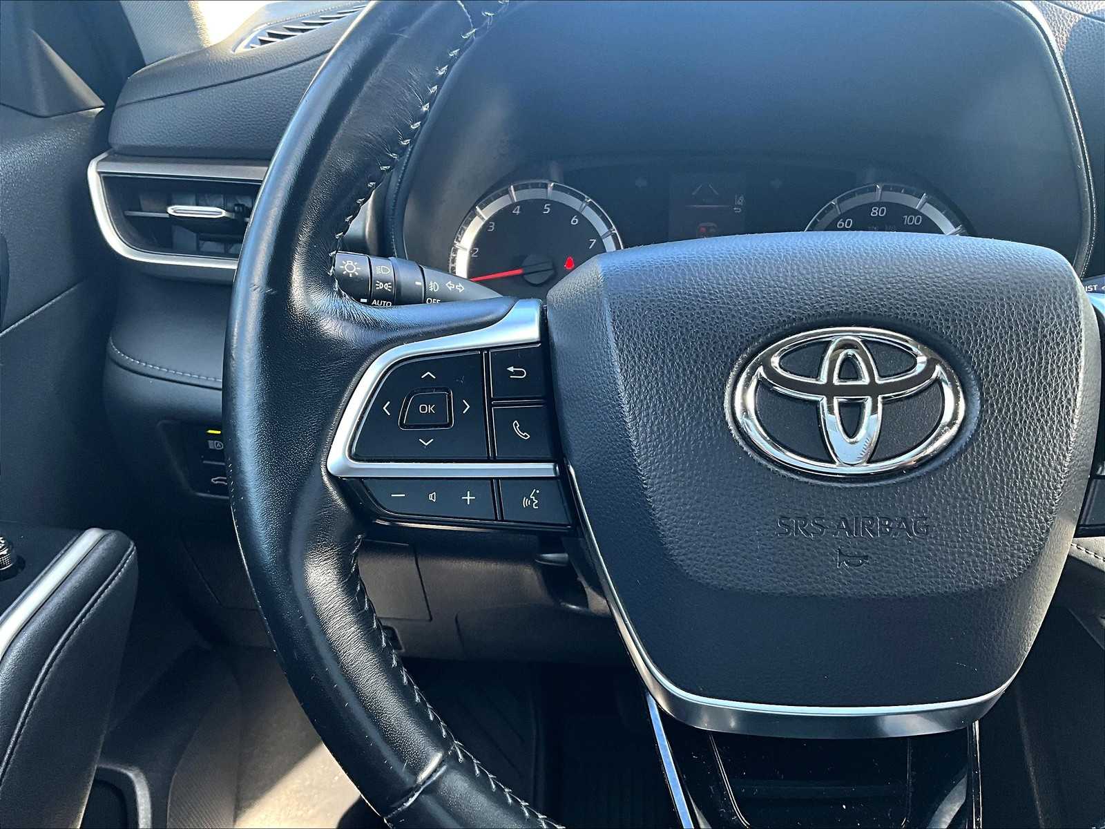 2021 Toyota Highlander LE - Photo 23