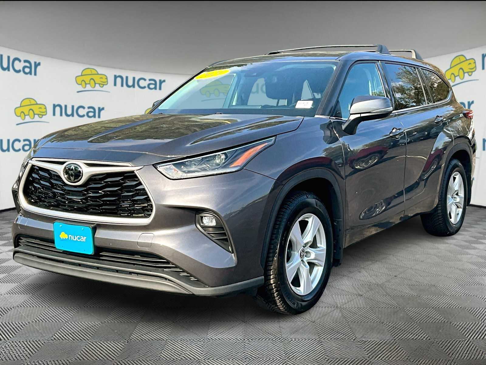 2021 Toyota Highlander LE - Photo 3