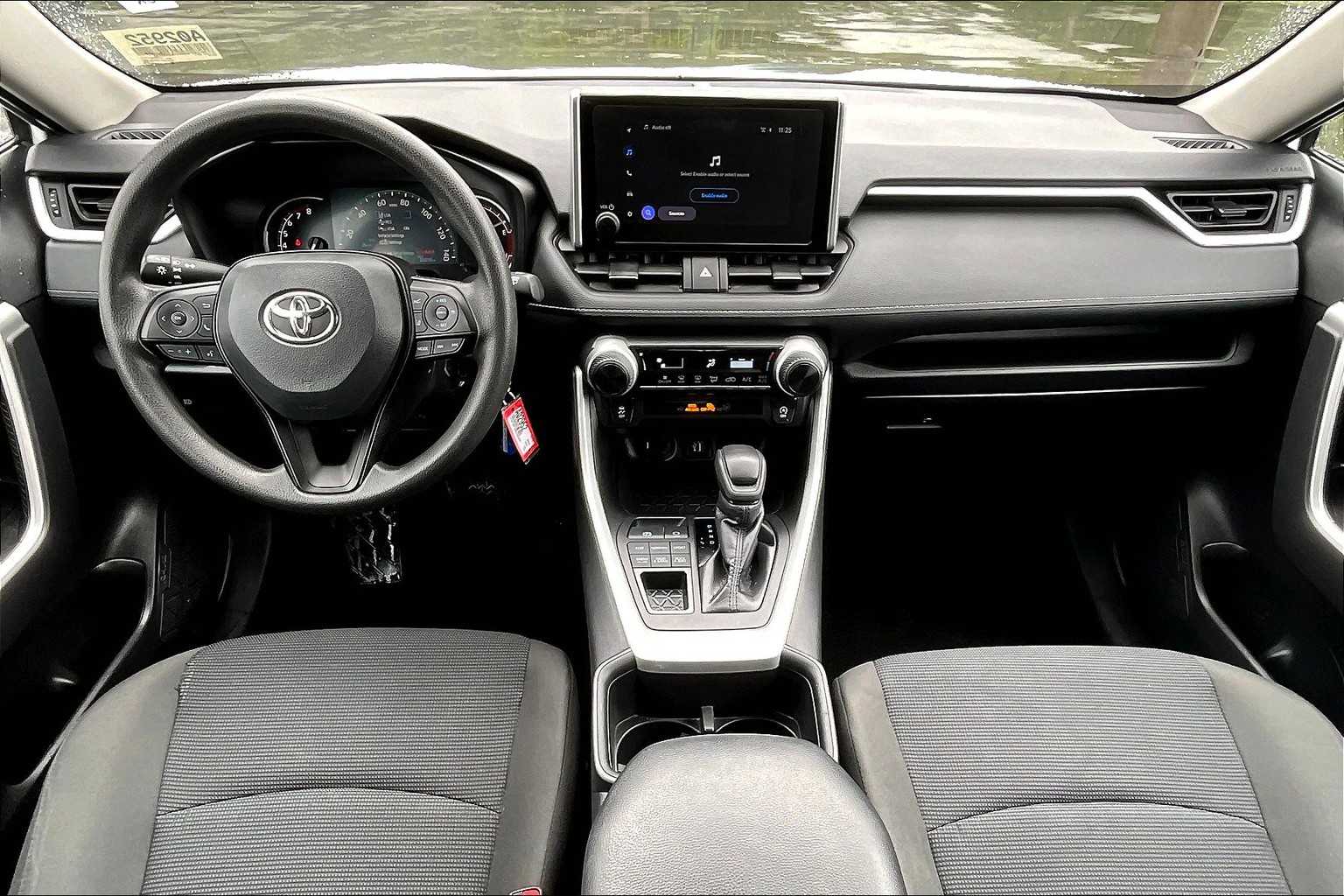 2024 Toyota RAV4 LE - Photo 21