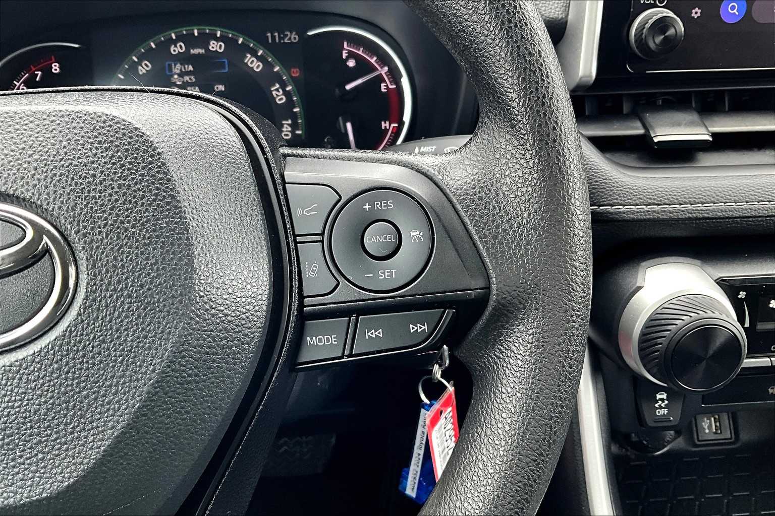 2024 Toyota RAV4 LE - Photo 24