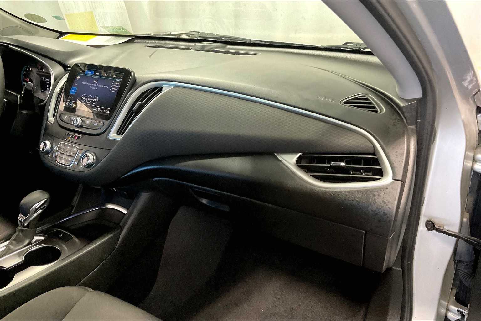 2022 Chevrolet Malibu LT - Photo 13