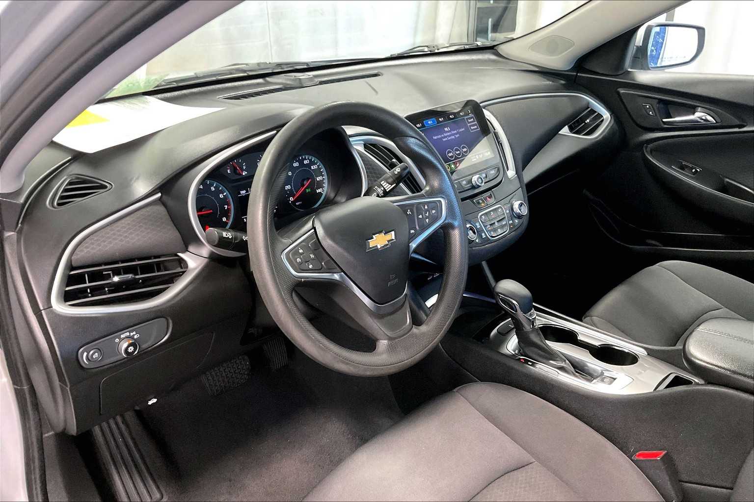 2022 Chevrolet Malibu LT - Photo 8