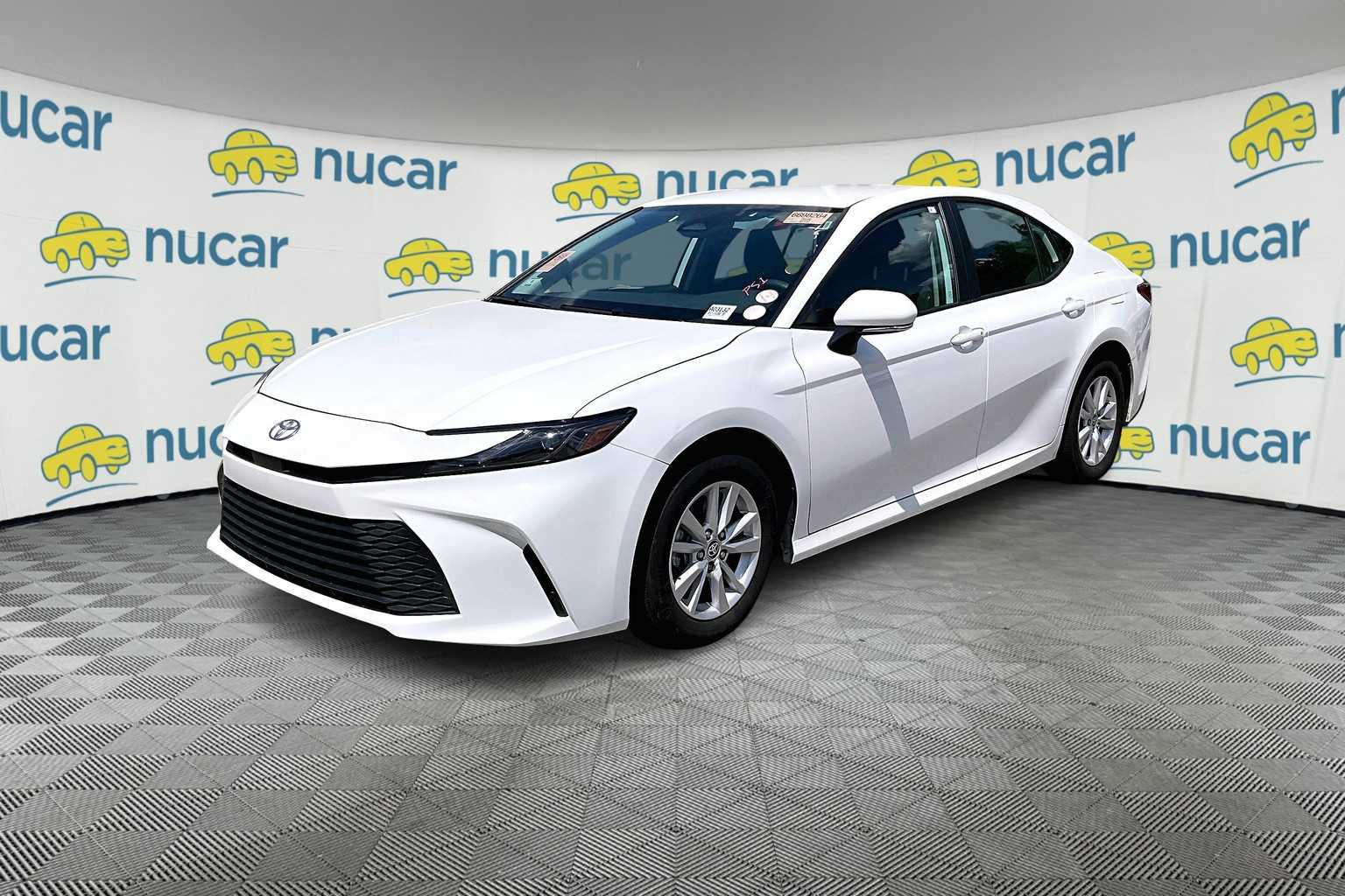2025 Toyota Camry LE - Photo 2