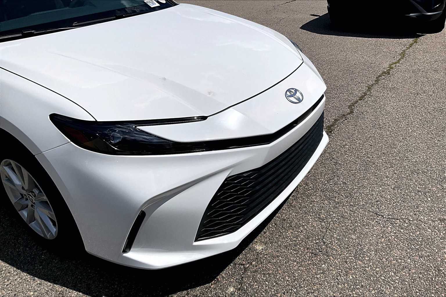 2025 Toyota Camry LE - Photo 5