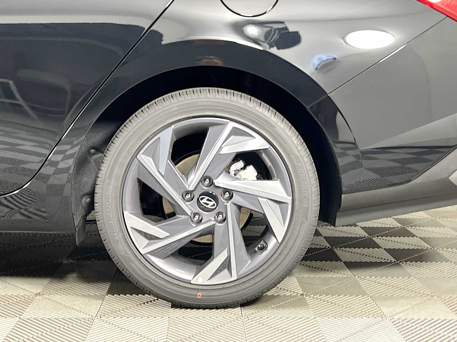 2025 Hyundai Elantra SEL Sport - Photo 18