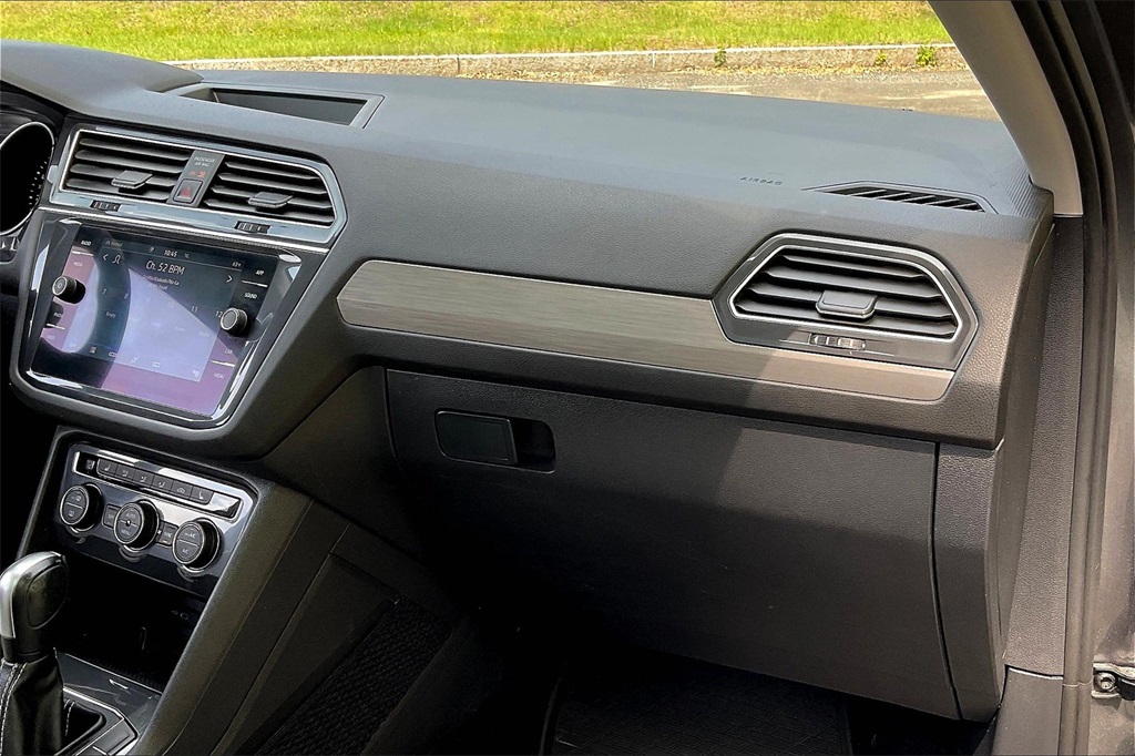 2021 Volkswagen Tiguan 2.0T SE - Photo 12
