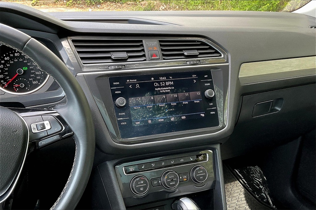2021 Volkswagen Tiguan 2.0T SE - Photo 17