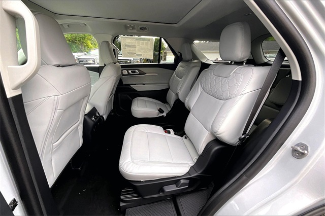 2025 Ford Explorer Platinum - Photo 11