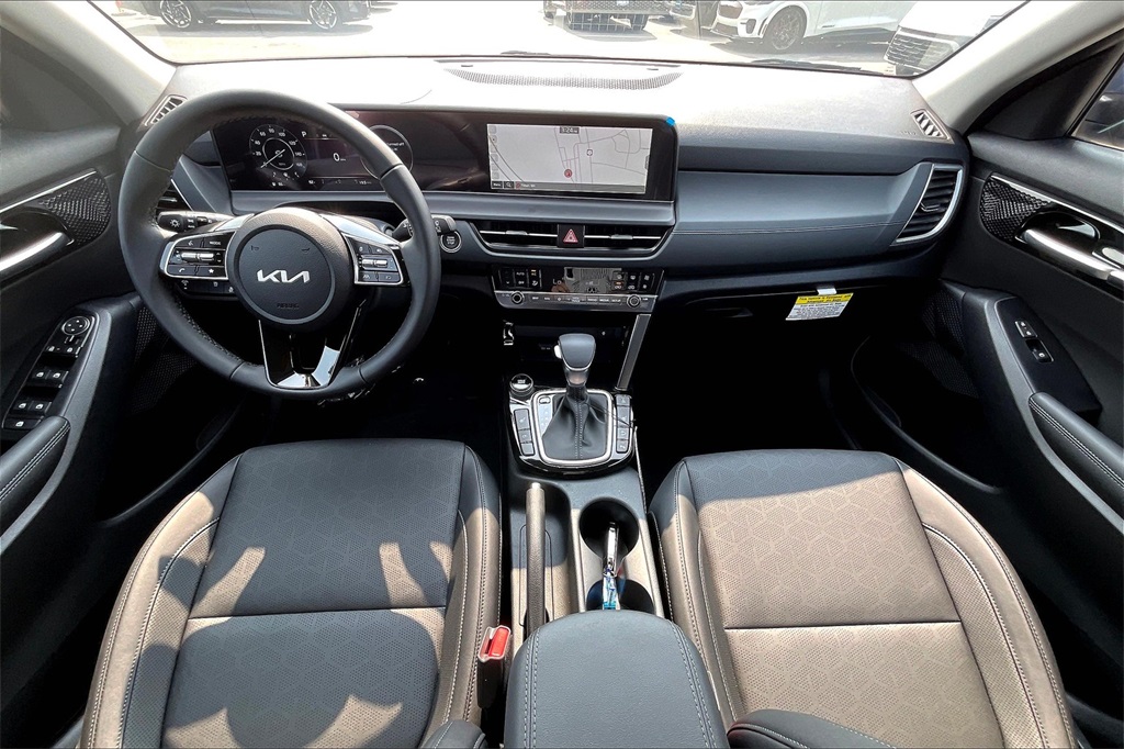 2026 Kia Seltos EX - Photo 12