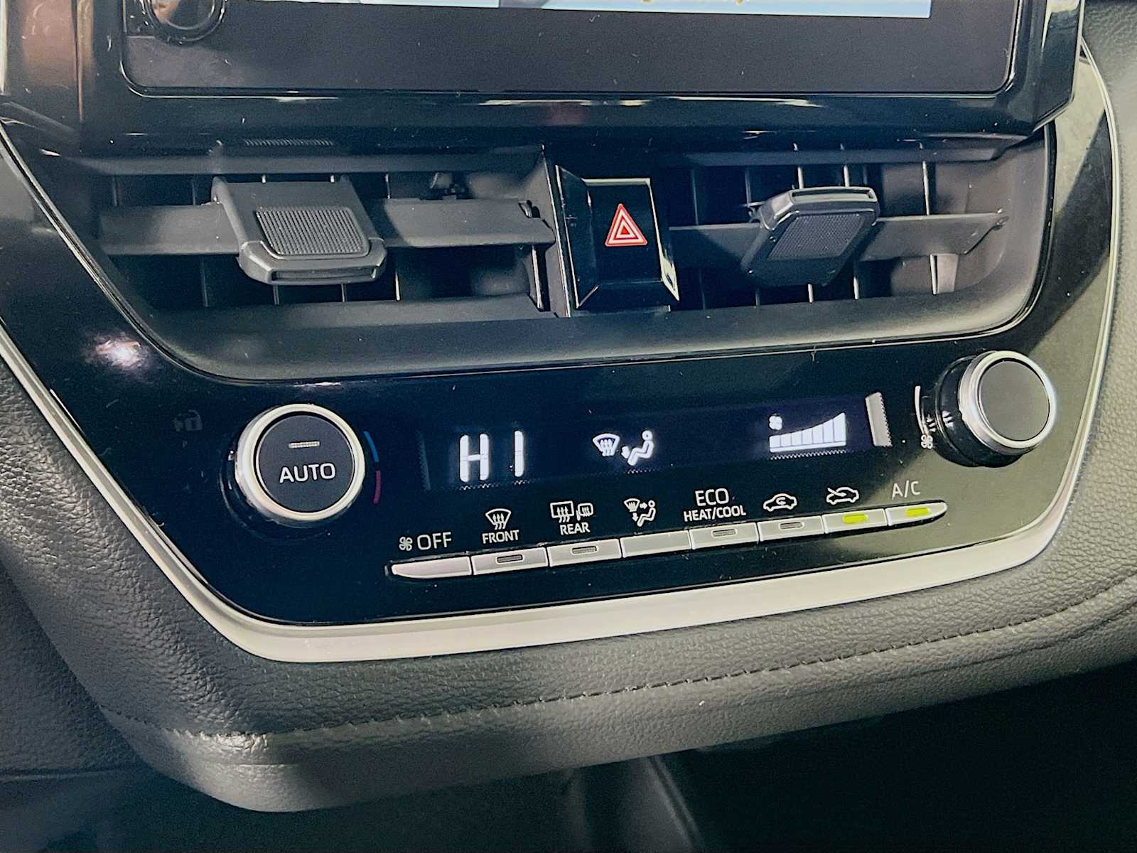 2024 Toyota Corolla SE - Photo 14