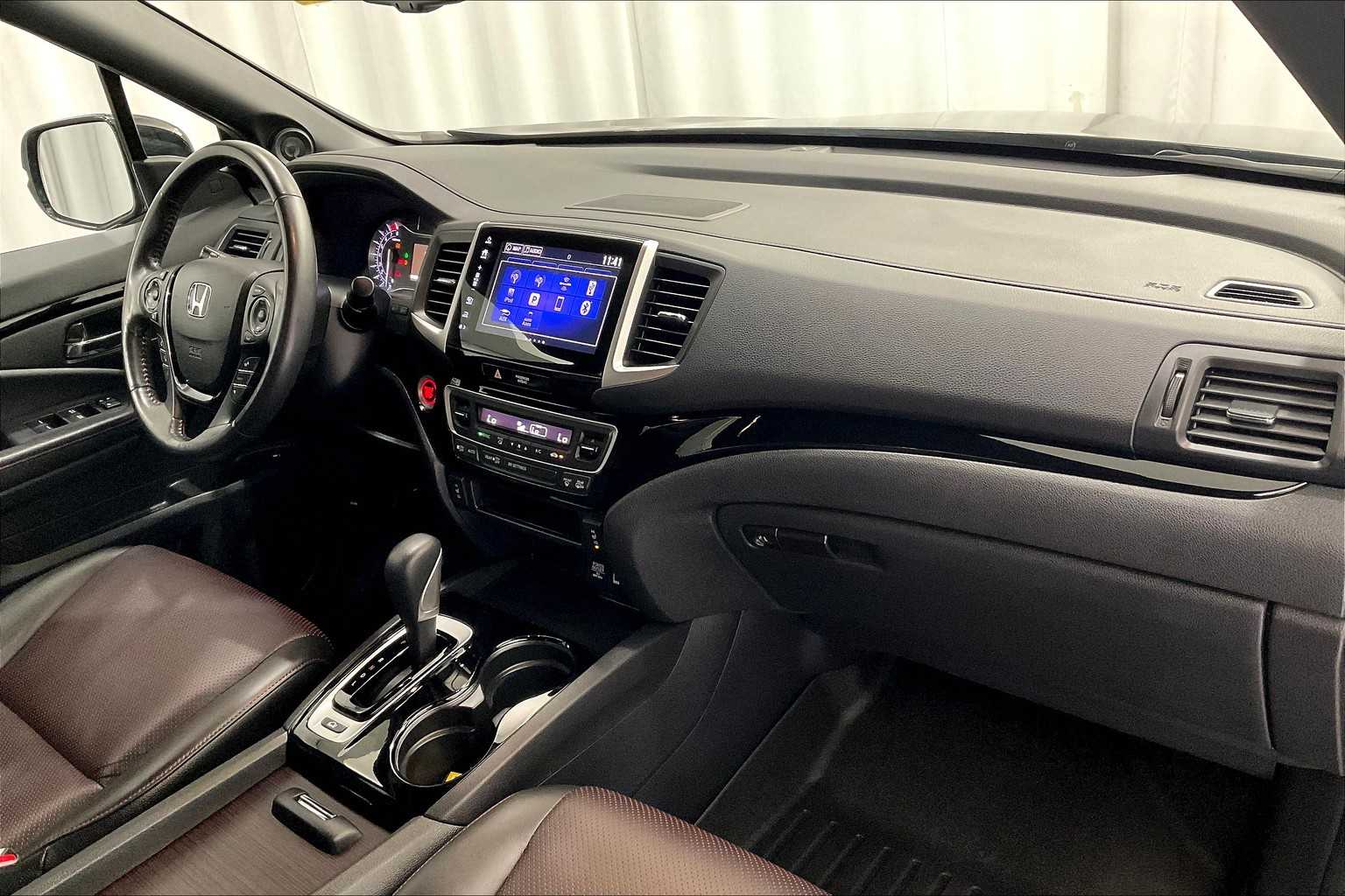 2017 Honda Ridgeline Black Edition - Photo 14