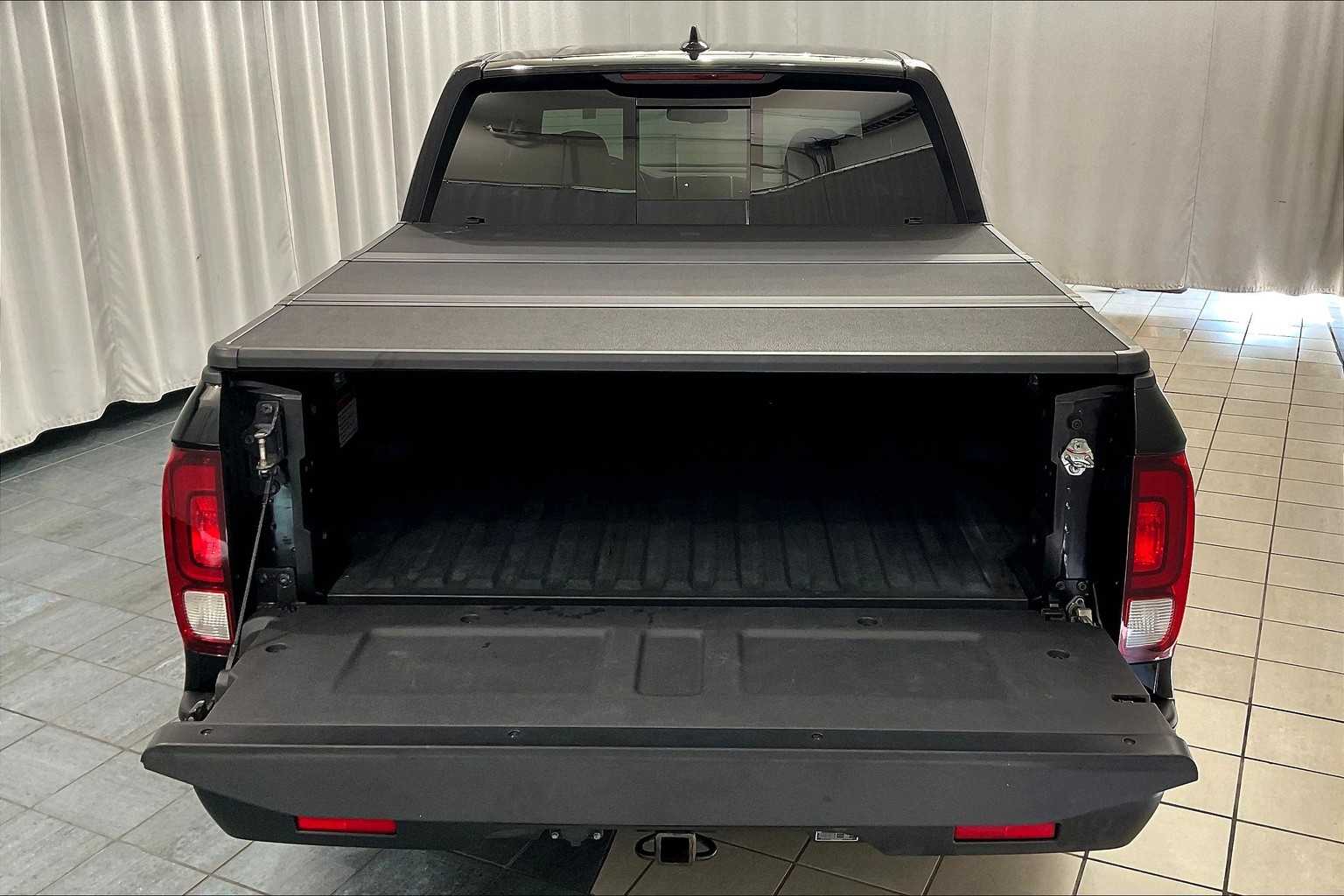 2017 Honda Ridgeline Black Edition - Photo 32