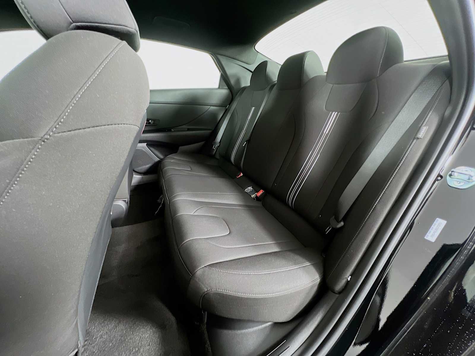 2025 Hyundai Elantra Hybrid SEL Sport - Photo 14