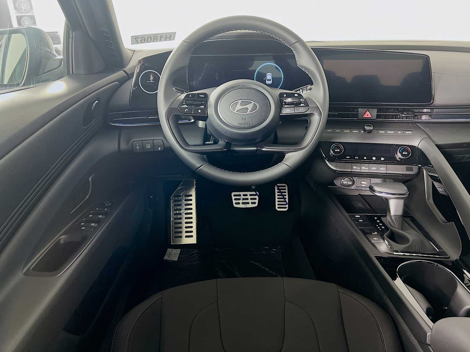 2025 Hyundai Elantra Hybrid SEL Sport - Photo 15