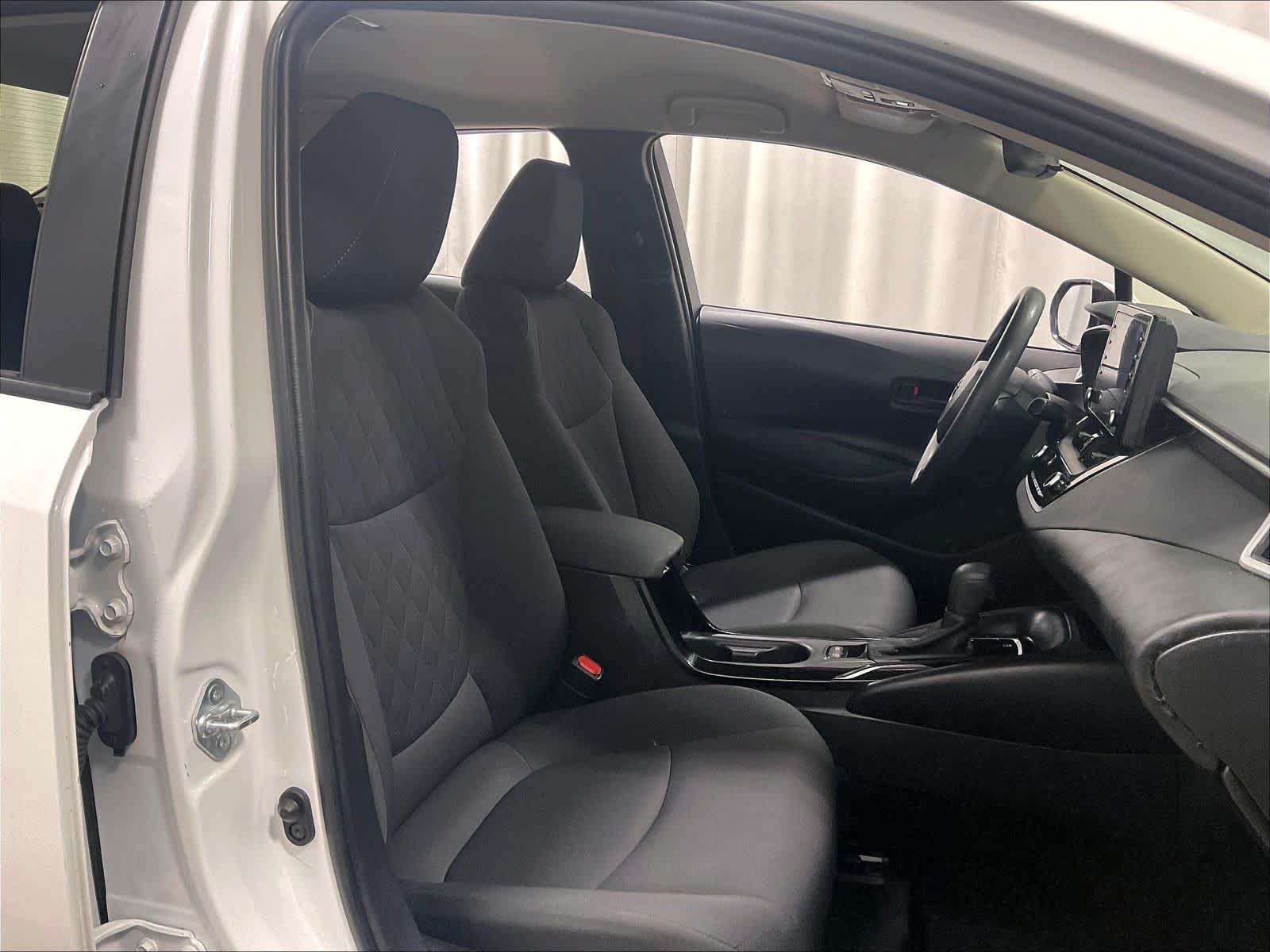 2022 Toyota Corolla LE - Photo 11