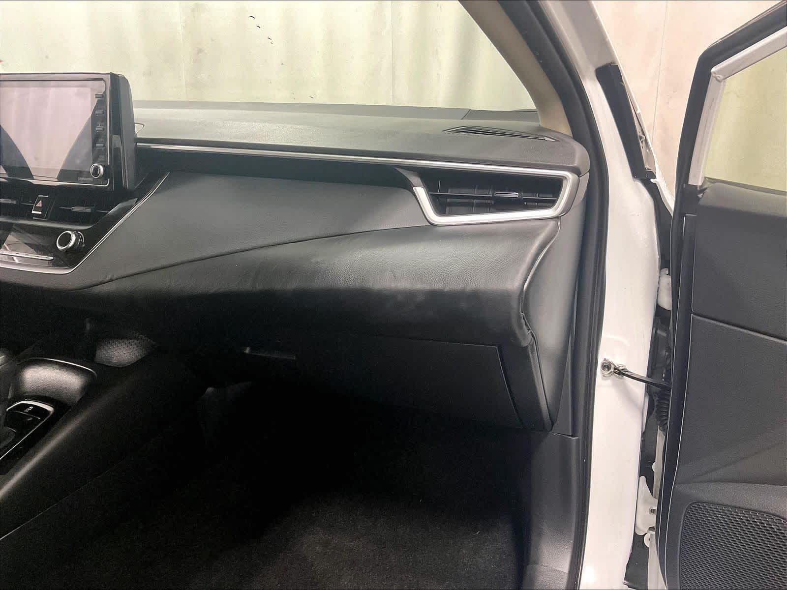 2022 Toyota Corolla LE - Photo 13