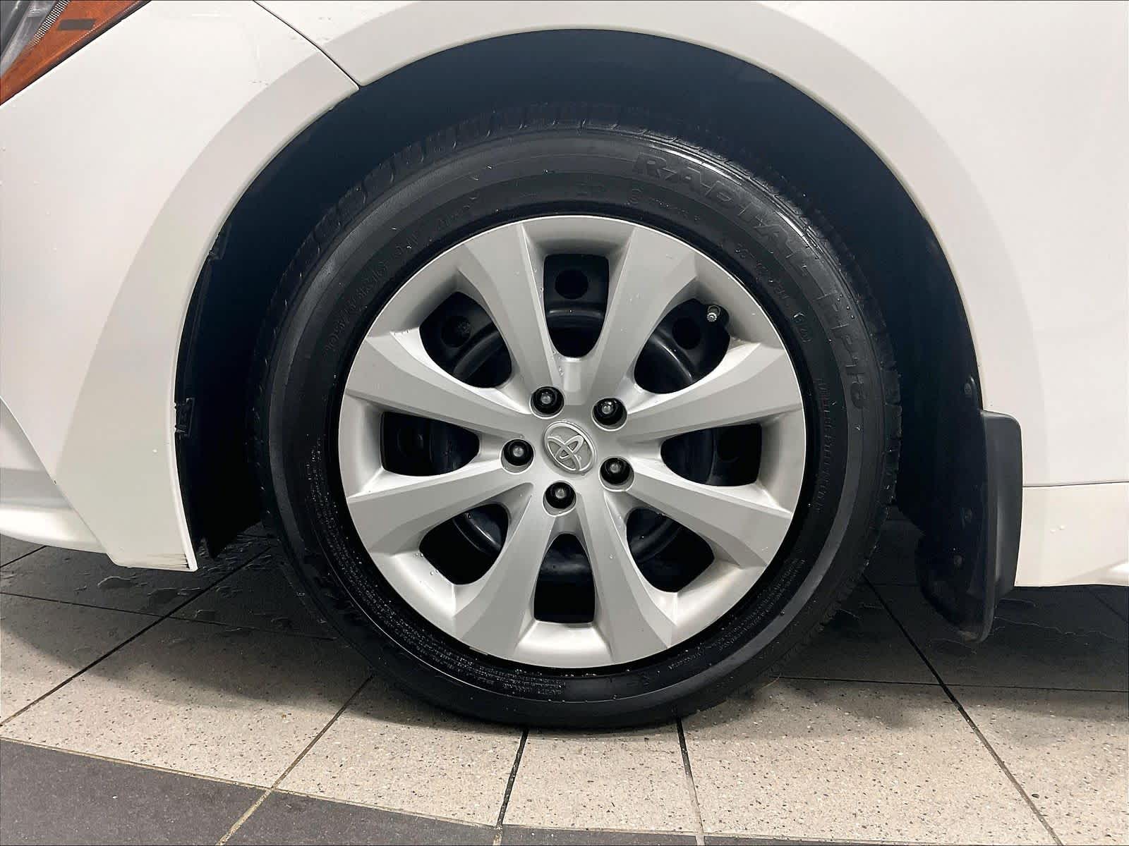 2022 Toyota Corolla LE - Photo 7