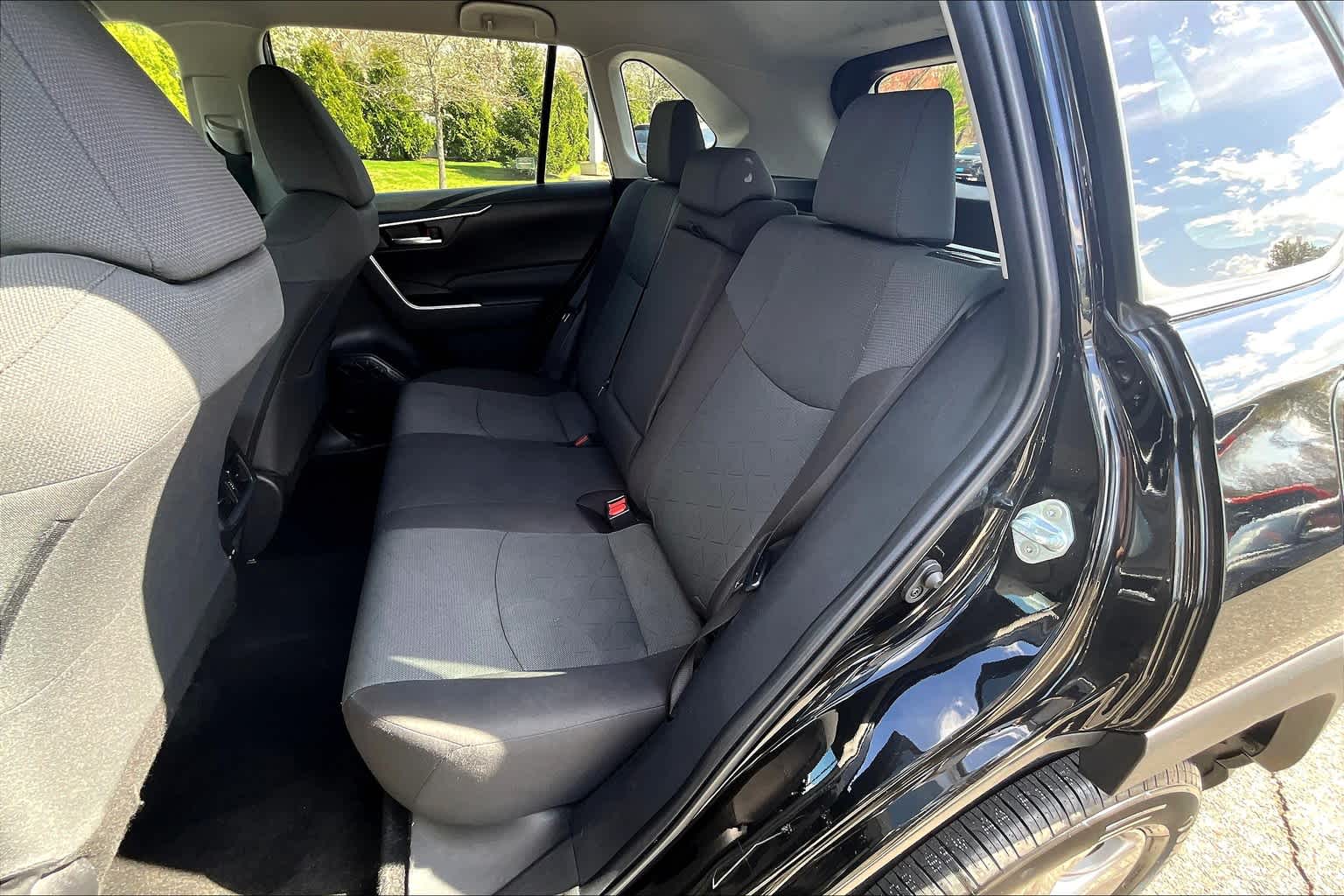 2024 Toyota RAV4 XLE - Photo 15