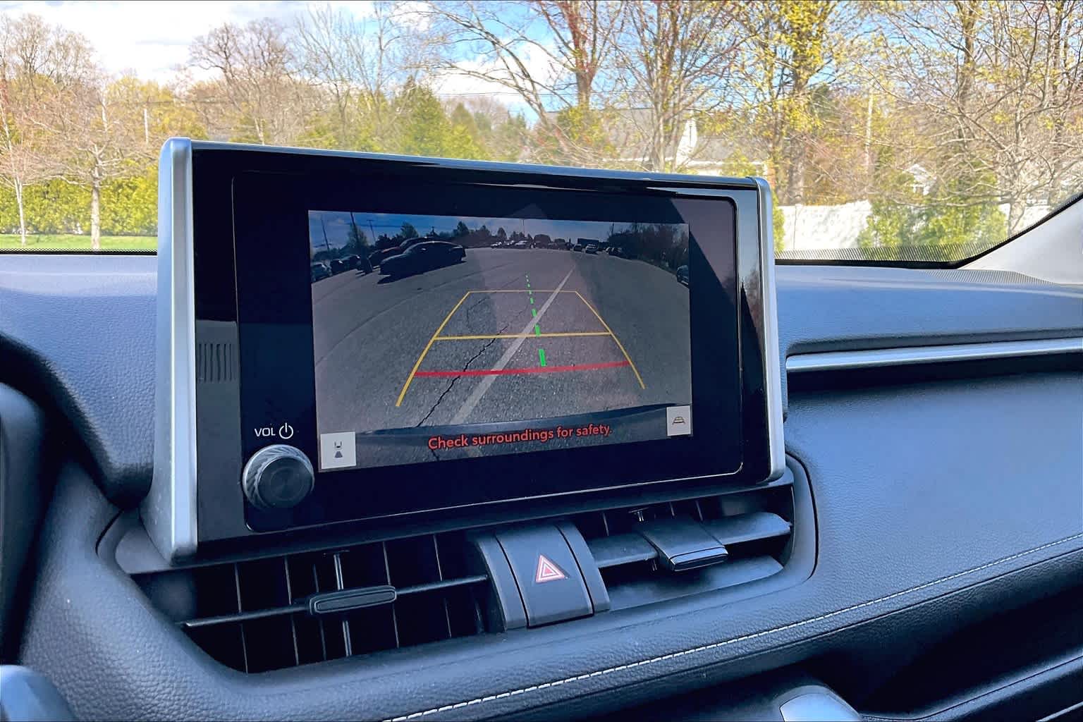 2024 Toyota RAV4 XLE - Photo 19