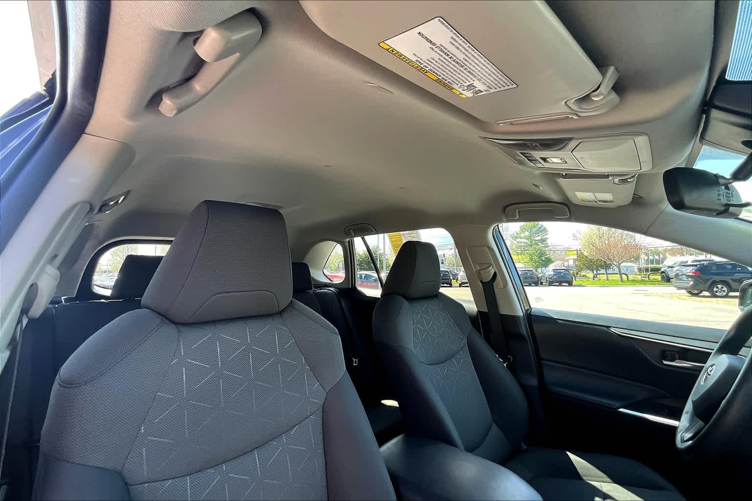 2024 Toyota RAV4 XLE - Photo 22