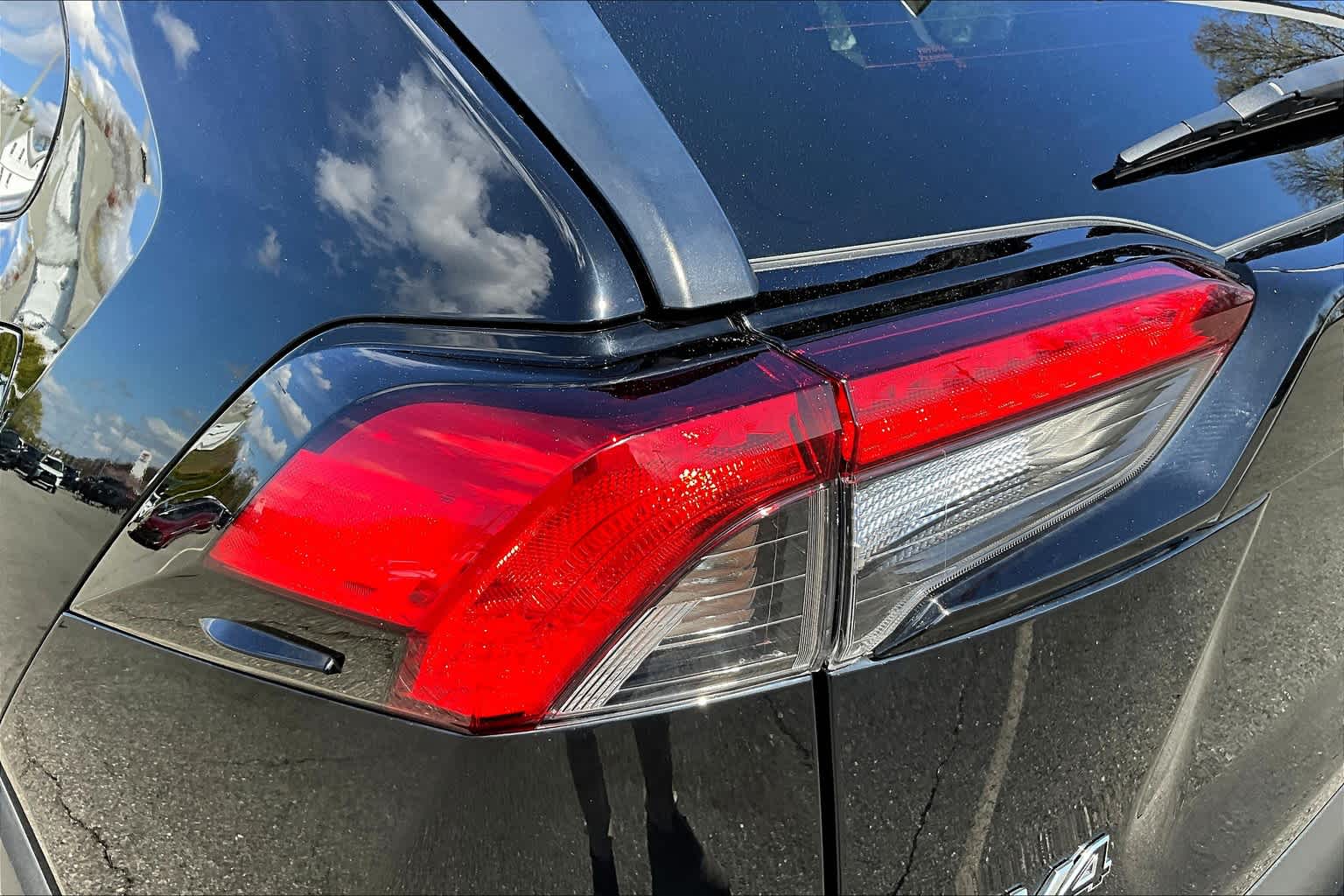 2024 Toyota RAV4 XLE - Photo 34