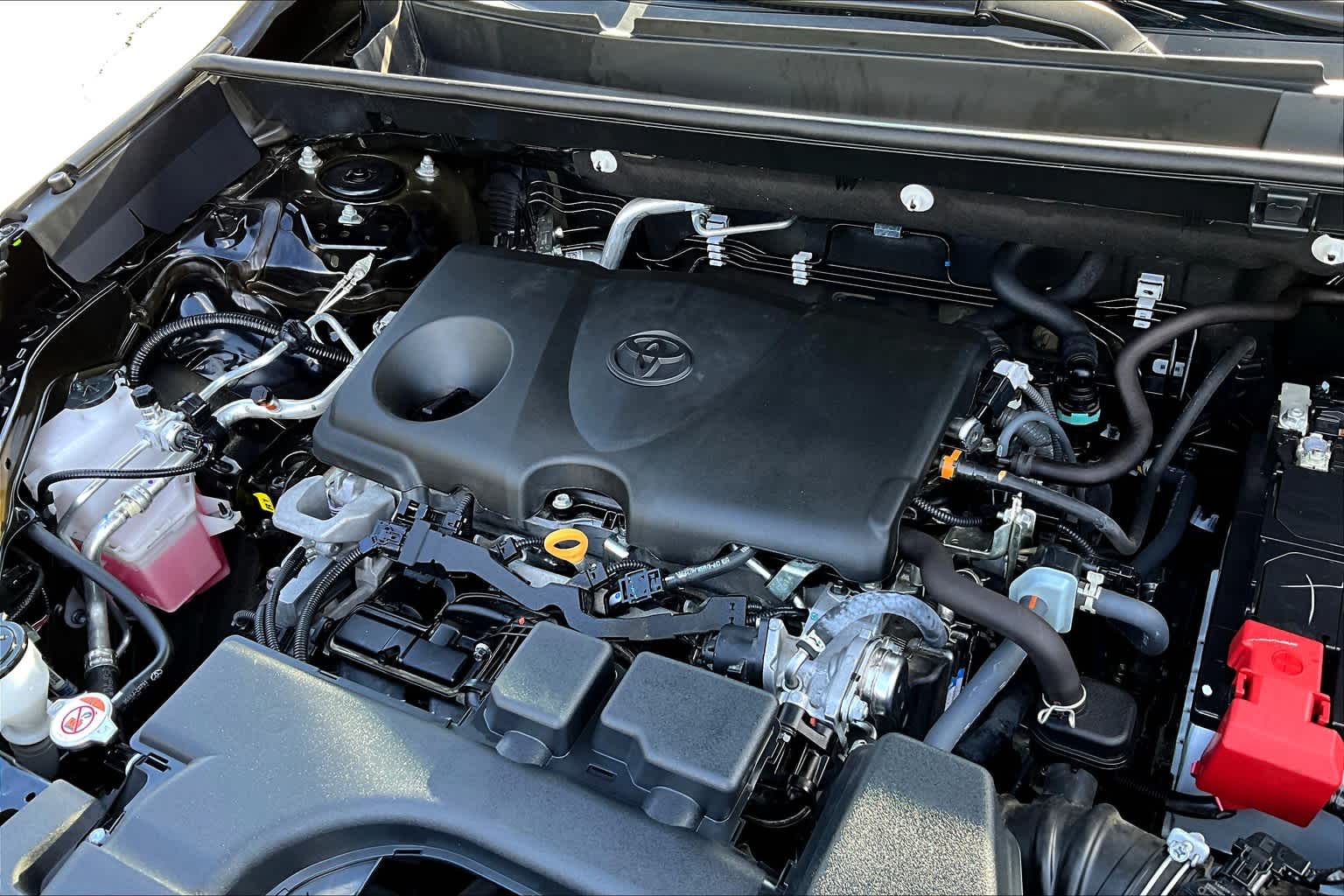 2024 Toyota RAV4 XLE - Photo 35