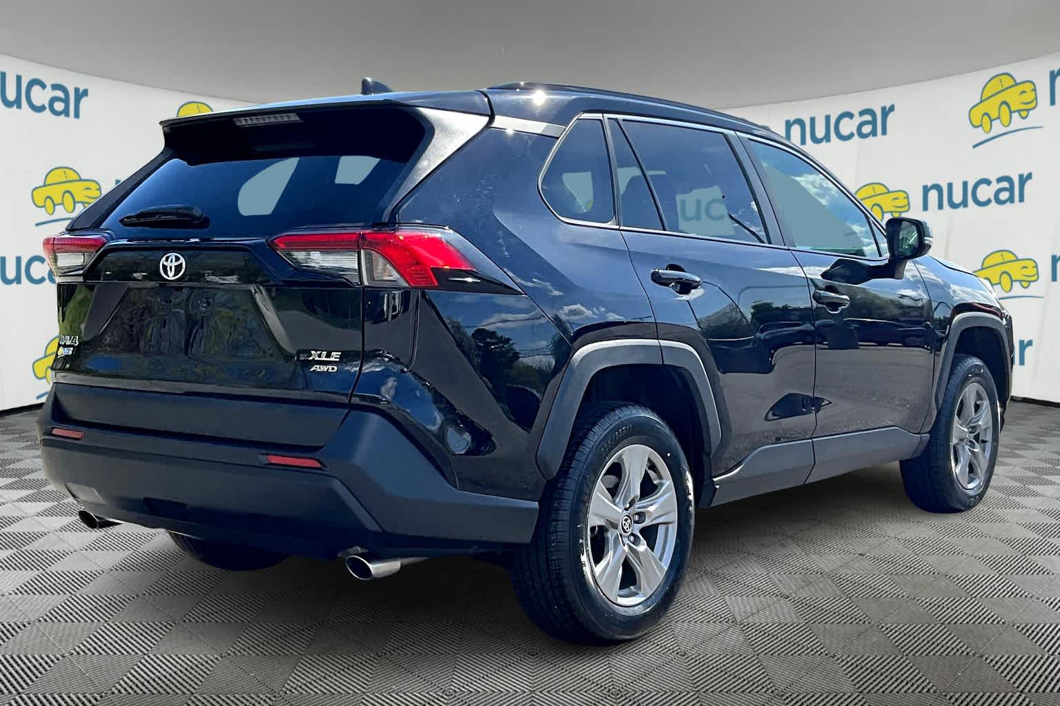 2024 Toyota RAV4 XLE - Photo 6