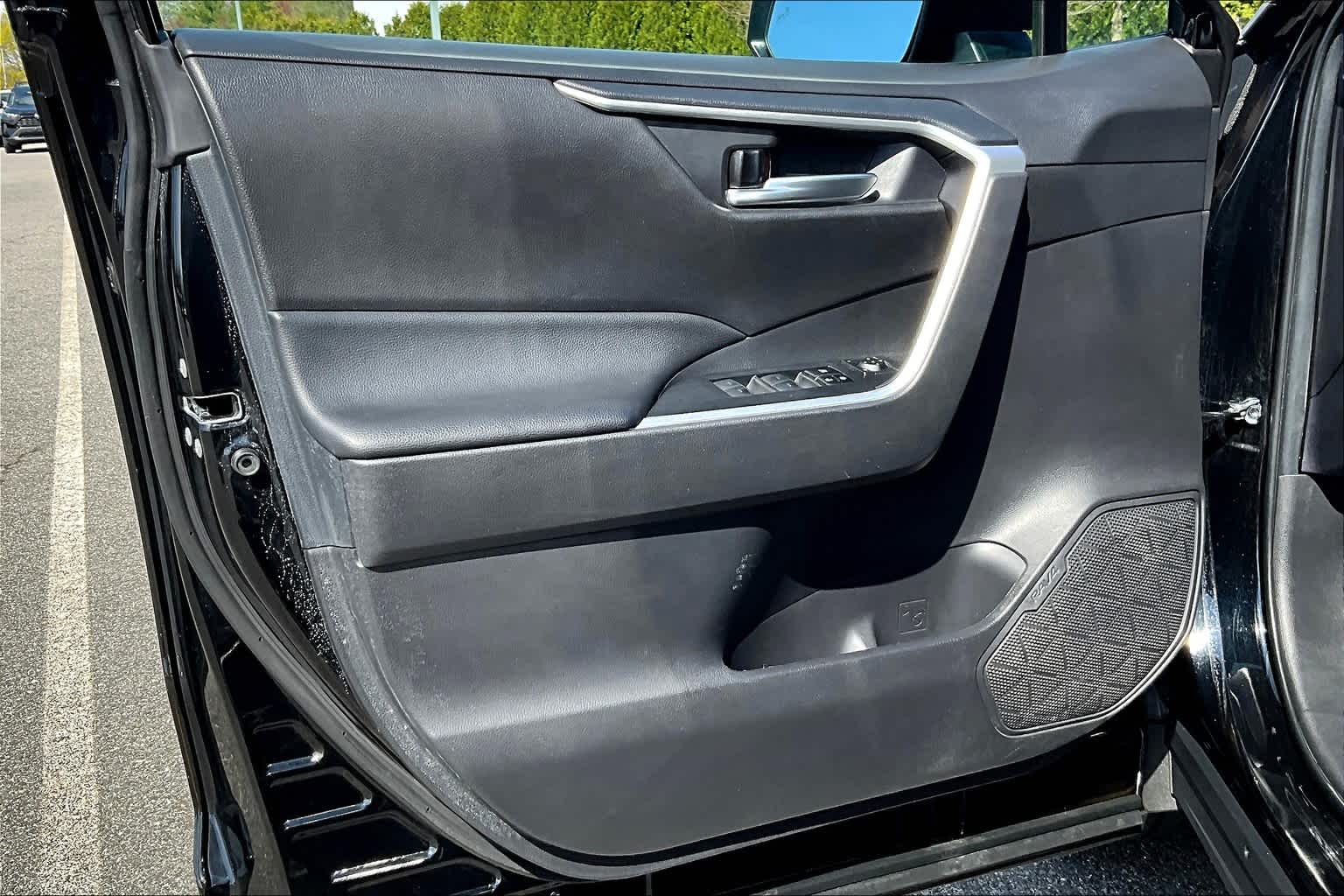 2024 Toyota RAV4 XLE - Photo 9