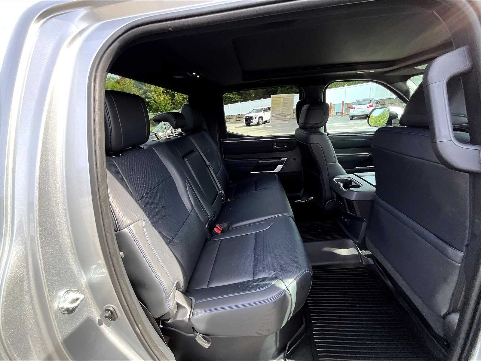 2022 Toyota Tundra Platinum - Photo 16